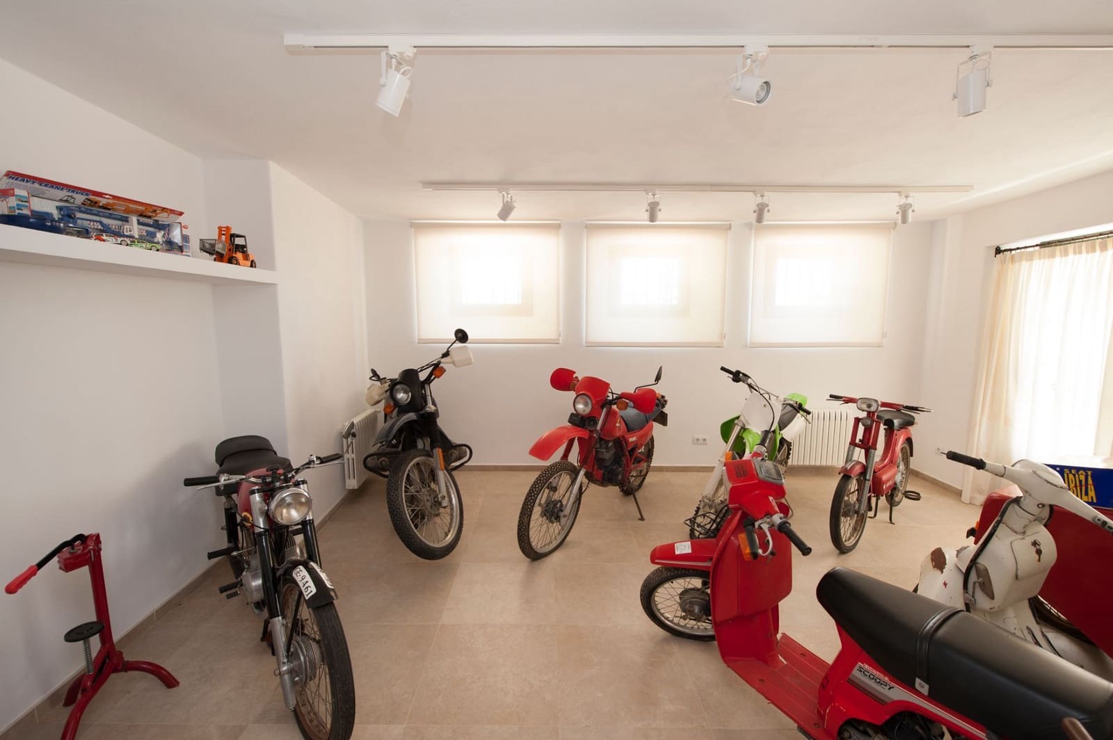 8 quarto Moradia para venda em Cistella com piscina garagem - 4 500 000 € (Ref: 8556173)
