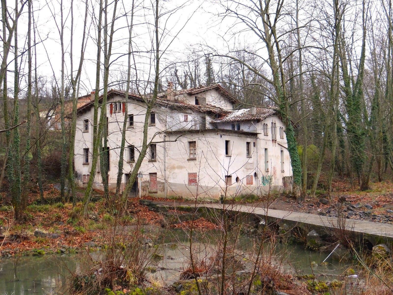 5 soveværelse Finca/Landehus til salg i Olot - € 399.000 (Ref: 8556177)