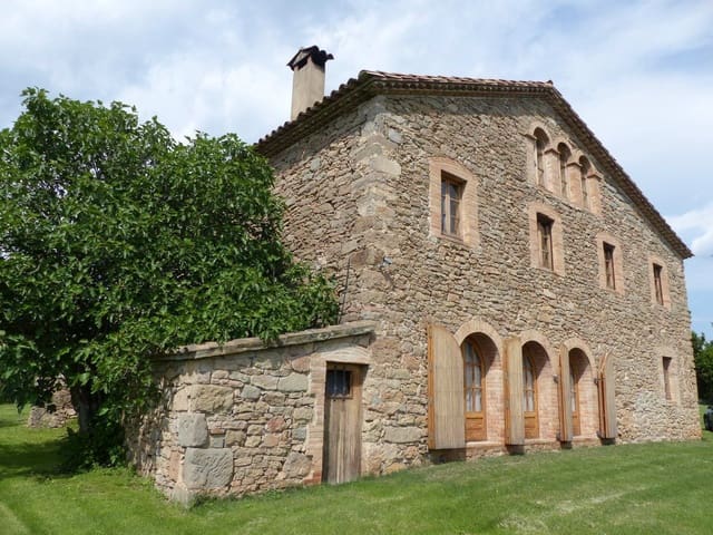 9 soveværelse Finca/Landehus til salg i Berga med garage - € 650.000 (Ref: 8556183)