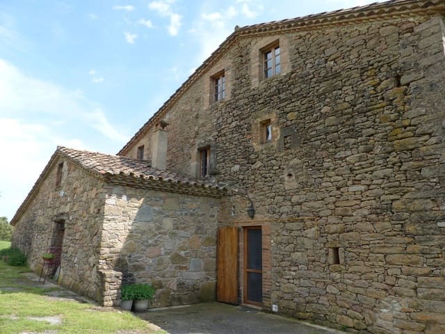 9 soveværelse Finca/Landehus til salg i Berga med garage - € 650.000 (Ref: 8556183)