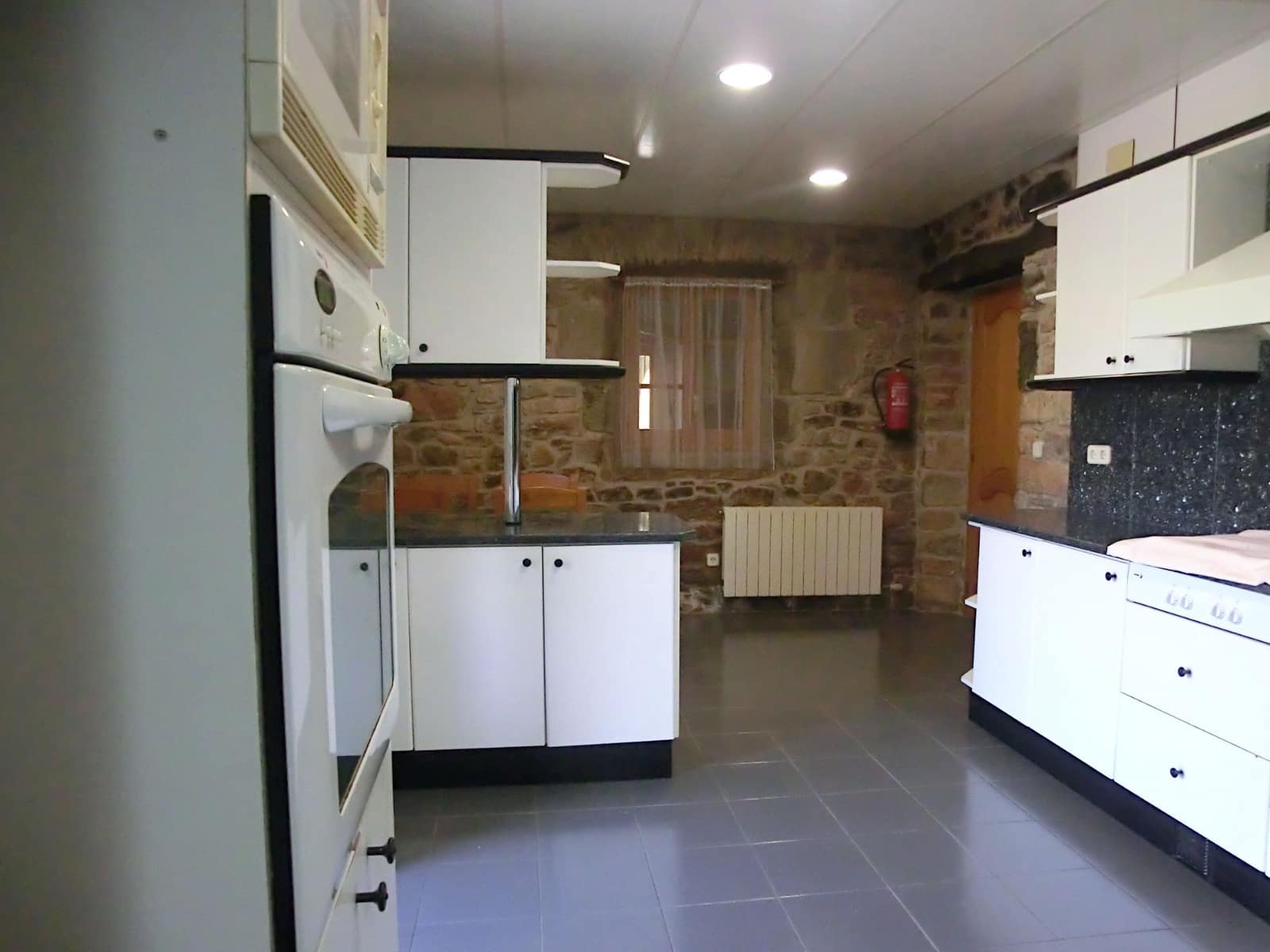 9 bedroom Finca/Country House for sale in Berga with garage - € 650,000 (Ref: 8556183)