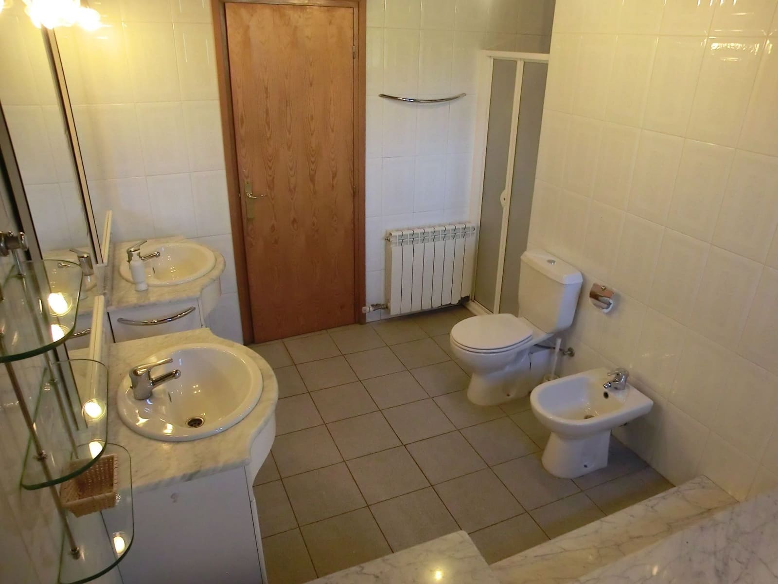 9 bedroom Finca/Country House for sale in Berga with garage - € 650,000 (Ref: 8556183)