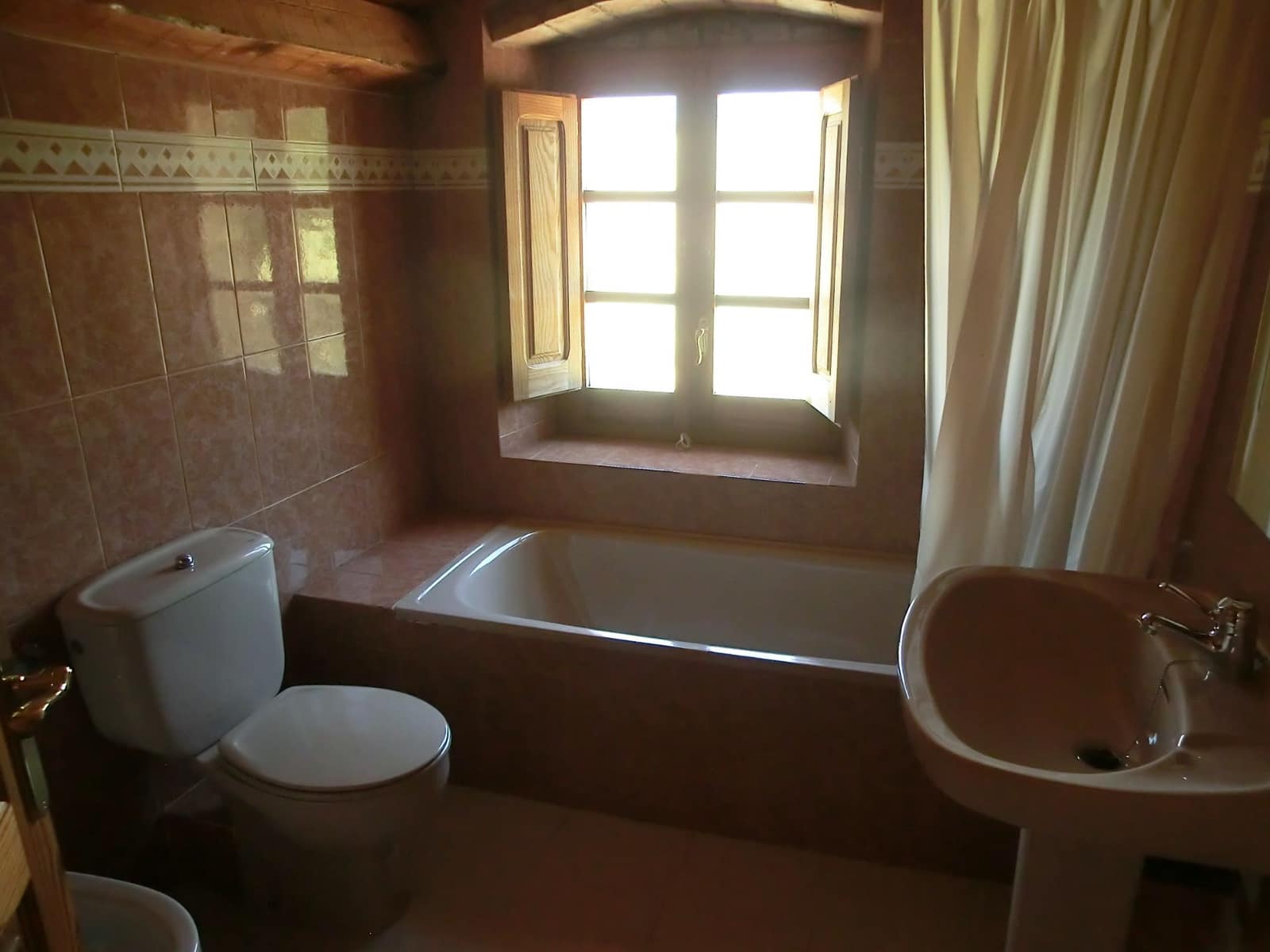 9 bedroom Finca/Country House for sale in Berga with garage - € 650,000 (Ref: 8556183)