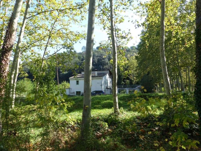 10 soveværelse Finca/Landehus til salg i Bescanó med garage - € 395.000 (Ref: 8616064)