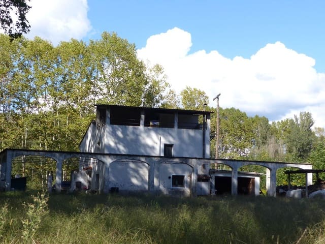 10 chambre Finca/Maison de Campagne à vendre à Bescanó avec garage - 350 000 € (Ref: 8616064)