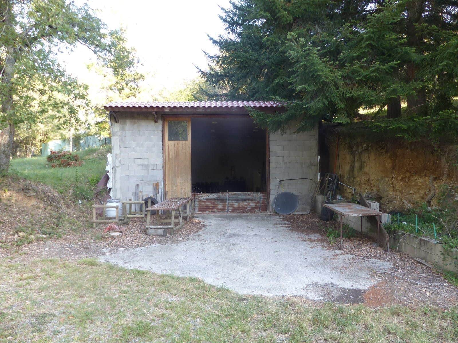 12 soveværelse Finca/Landehus til salg i Besalu med swimmingpool garage - € 11.111.111 (Ref: 8693978)