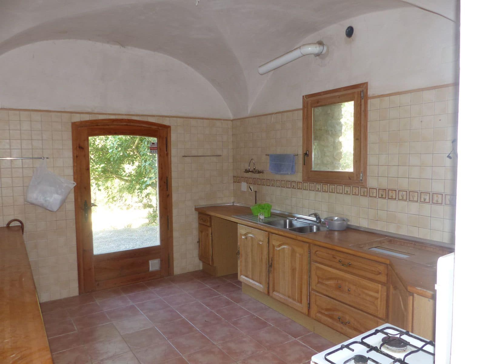 12 soveværelse Finca/Landehus til salg i Besalu med swimmingpool garage - € 11.111.111 (Ref: 8693978)