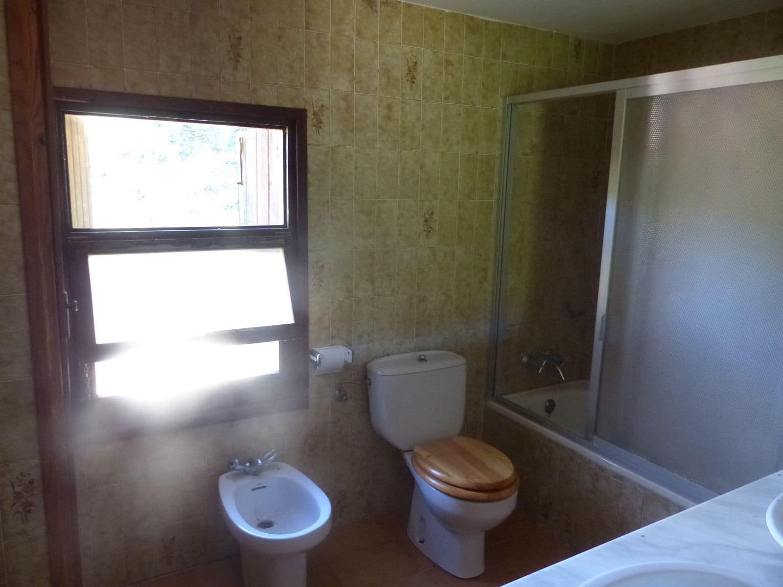 12 soveværelse Finca/Landehus til salg i Besalu med swimmingpool garage - € 11.111.111 (Ref: 8693978)