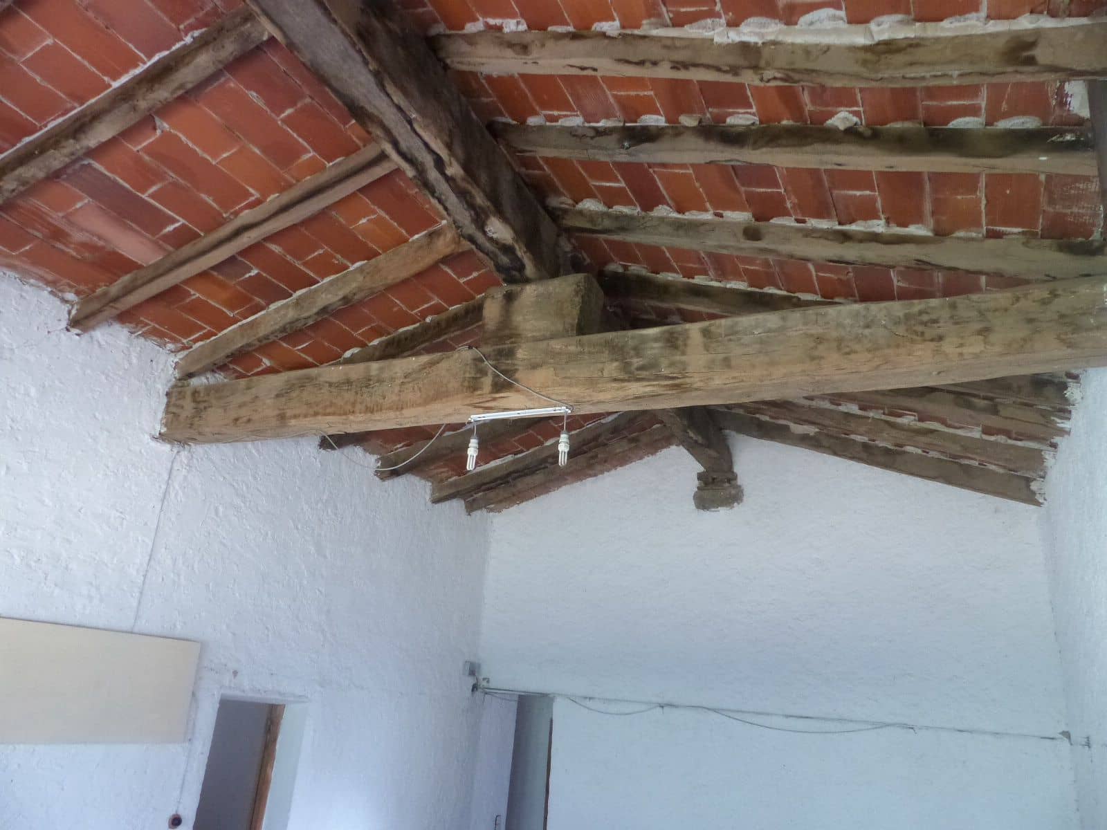 12 soveværelse Finca/Landehus til salg i Besalu med swimmingpool garage - € 11.111.111 (Ref: 8693978)