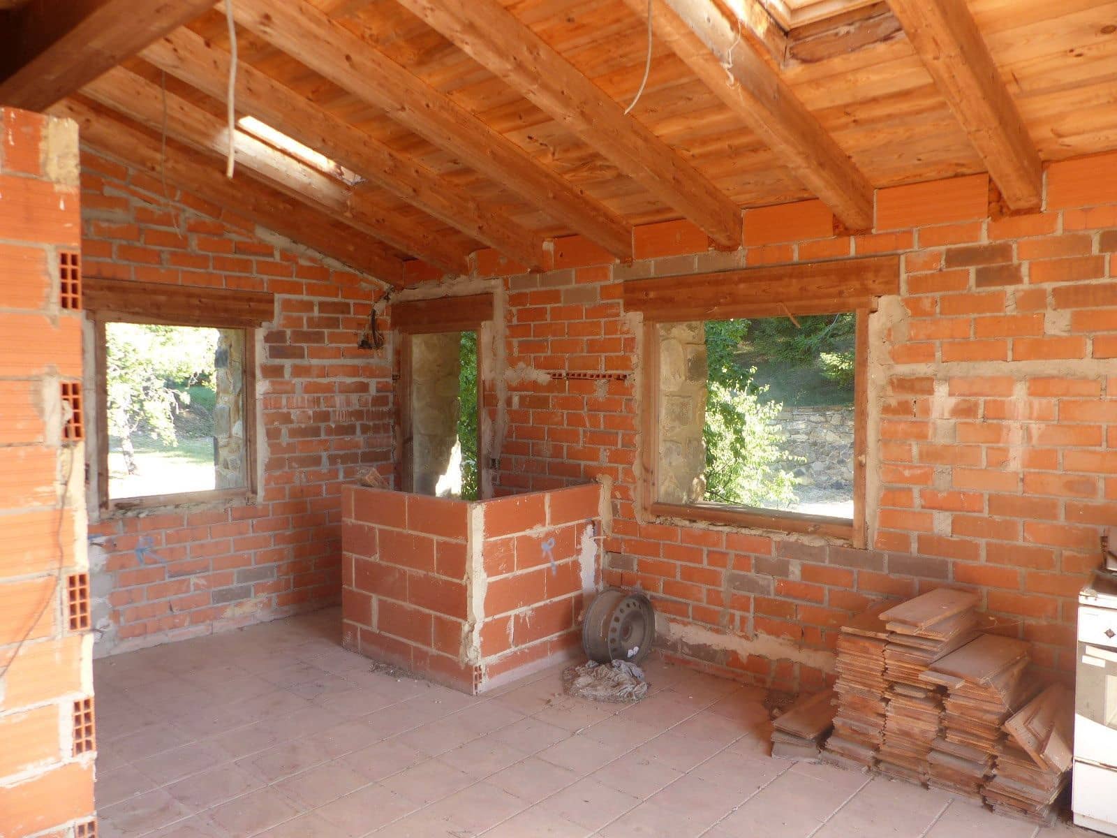 12 soveværelse Finca/Landehus til salg i Besalu med swimmingpool garage - € 11.111.111 (Ref: 8693978)