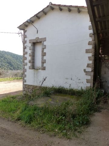 3 bedroom Finca/Country House for sale in Riells i Viabrea - € 800,000 (Ref: 8693979)