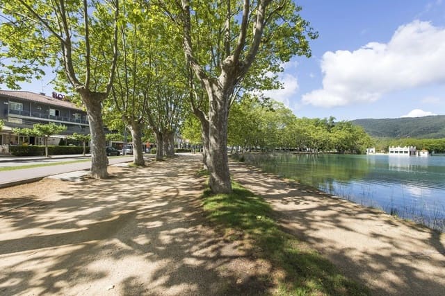 Hotel de 35 habitaciones en Banyoles en venta con piscina - 2.900.000 € (Ref: 8693984)