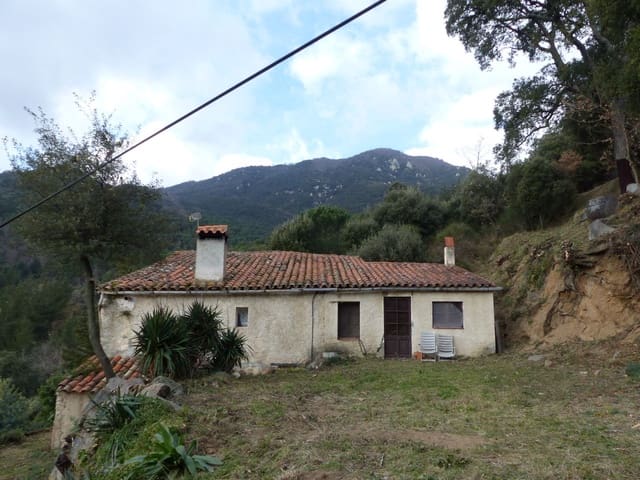 8 bedroom Finca/Country House for sale in Montseny - € 450,000 (Ref: 8694721)