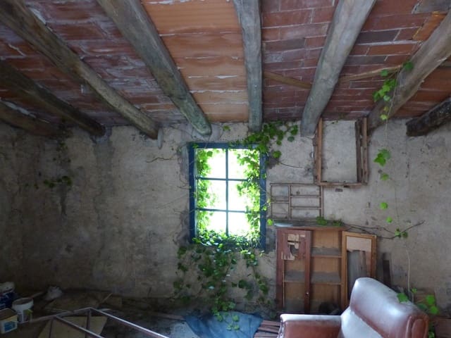 8 bedroom Finca/Country House for sale in Montseny - € 450,000 (Ref: 8694721)