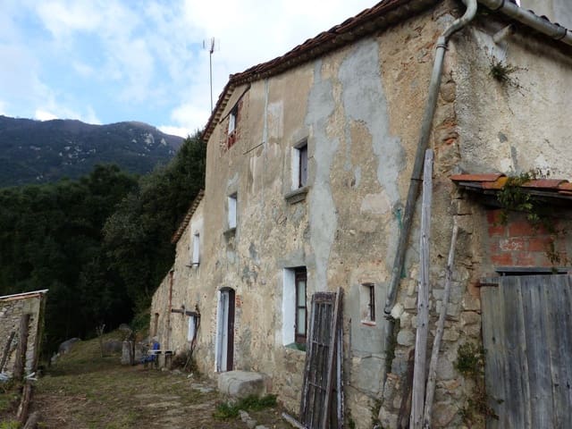 8 bedroom Finca/Country House for sale in Montseny - € 450,000 (Ref: 8694721)