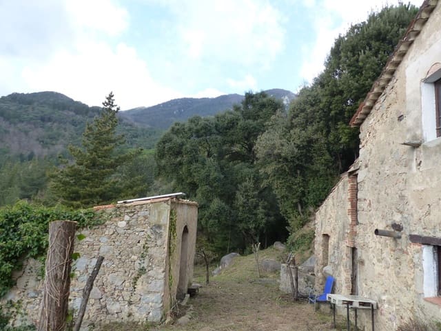 8 bedroom Finca/Country House for sale in Montseny - € 450,000 (Ref: 8694721)
