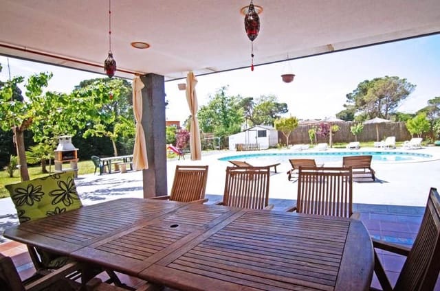 5 slaapkamer Villa te koop in Sils met zwembad garage - € 479.000 (Ref: 8747049)
