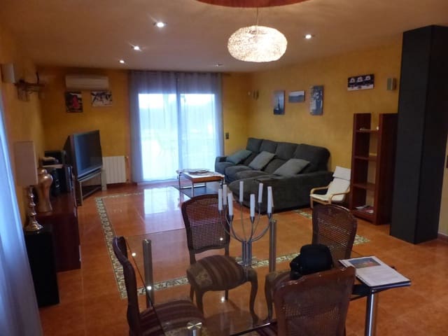 5 slaapkamer Villa te koop in Sils met zwembad garage - € 479.000 (Ref: 8747049)