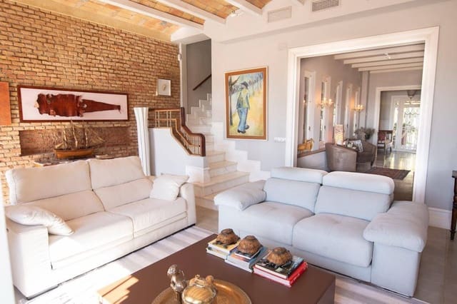 6 slaapkamer Villa te koop in El Vendrell met garage - € 1.850.000 (Ref: 8903284)