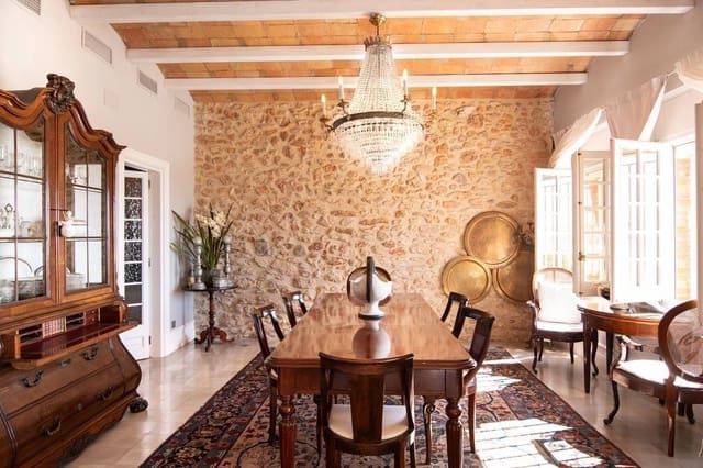 6 slaapkamer Villa te koop in El Vendrell met garage - € 1.850.000 (Ref: 8903284)