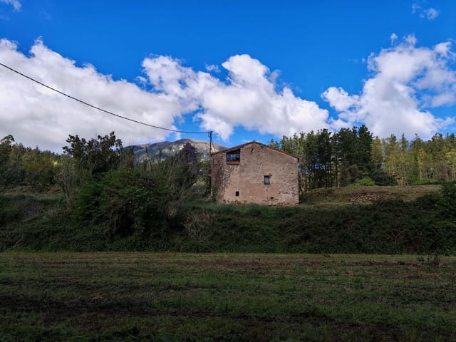 4 soveværelse Finca/Landehus til salg i Montseny med garage - € 325.000 (Ref: 8941158)