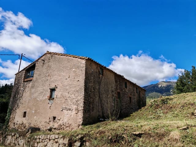 4 soveværelse Finca/Landehus til salg i Montseny med garage - € 325.000 (Ref: 8941158)