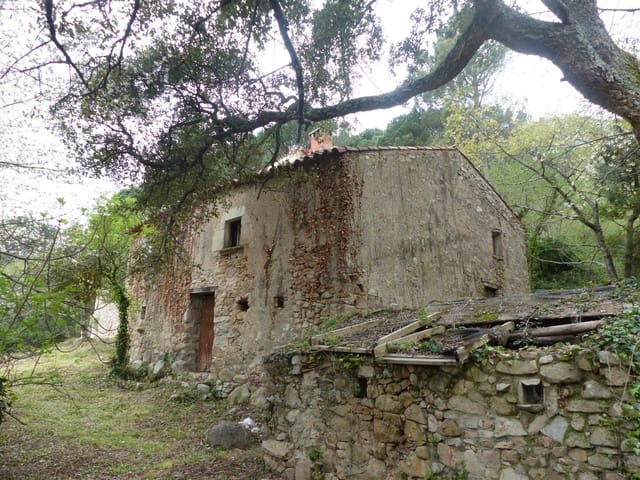 3 bedroom Finca/Country House for sale in Riells i Viabrea with garage - € 425,000 (Ref: 8952462)