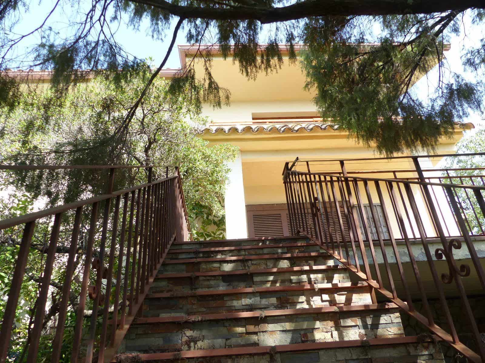 8 soveværelse Villa til salg i Fogars de Montclus - € 850.000 (Ref: 9050767)