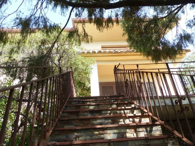 8 bedroom Villa for sale in Fogars de Montclús - € 850,000 (Ref: 9050767)