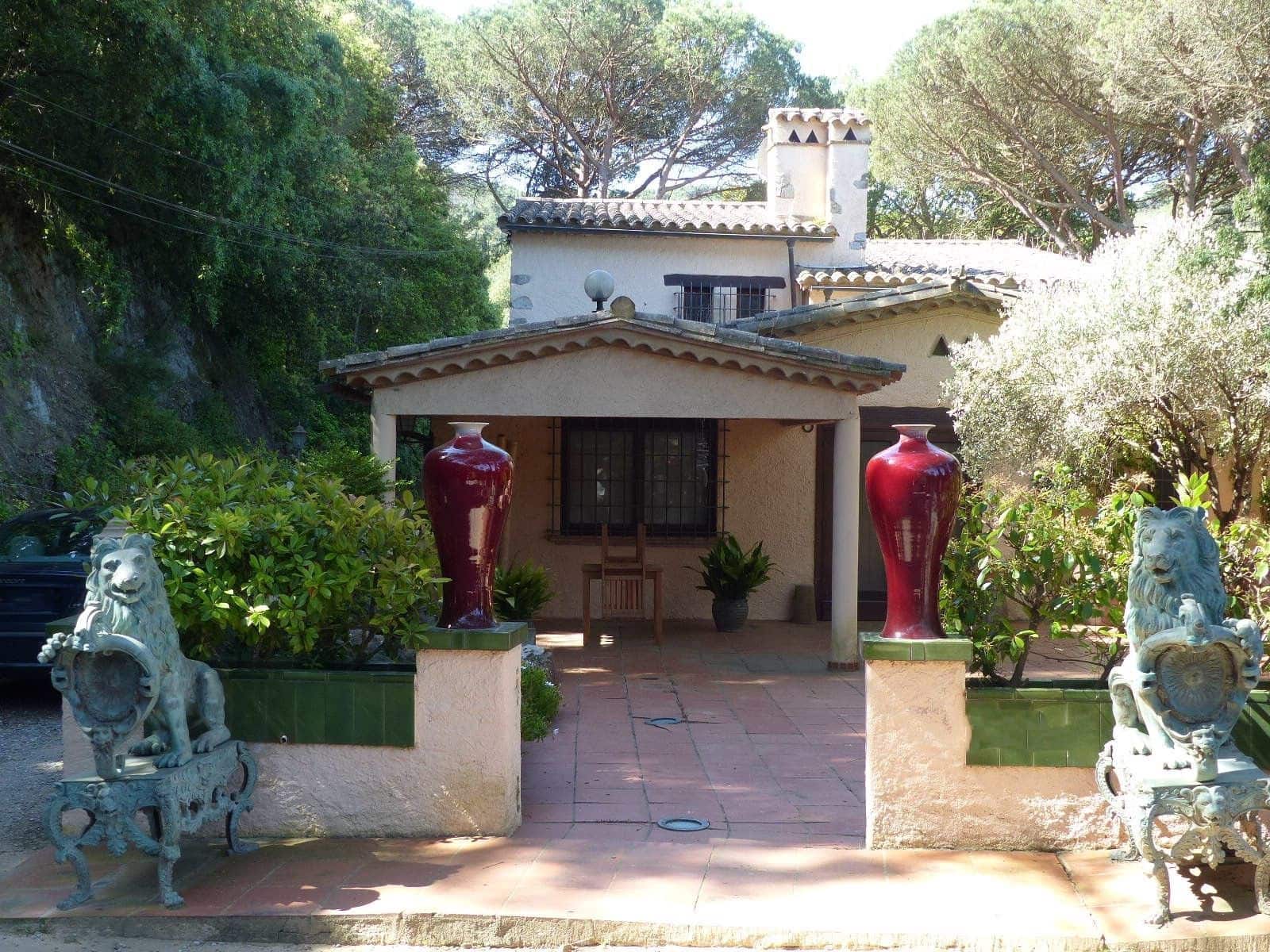 10 soveværelse Finca/Landehus til salg i Sant Iscle de Vallalta med swimmingpool garage - € 1.400.000 (Ref: 9264051)