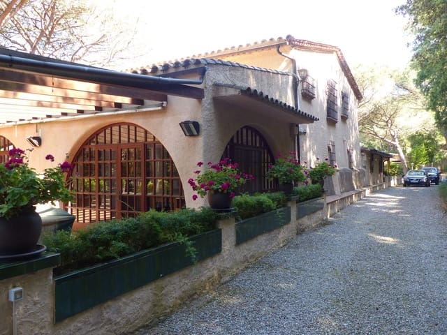 10 slaapkamer Finca/Landhuis te koop in Sant Iscle de Vallalta met zwembad garage - € 1.400.000 (Ref: 9264051)