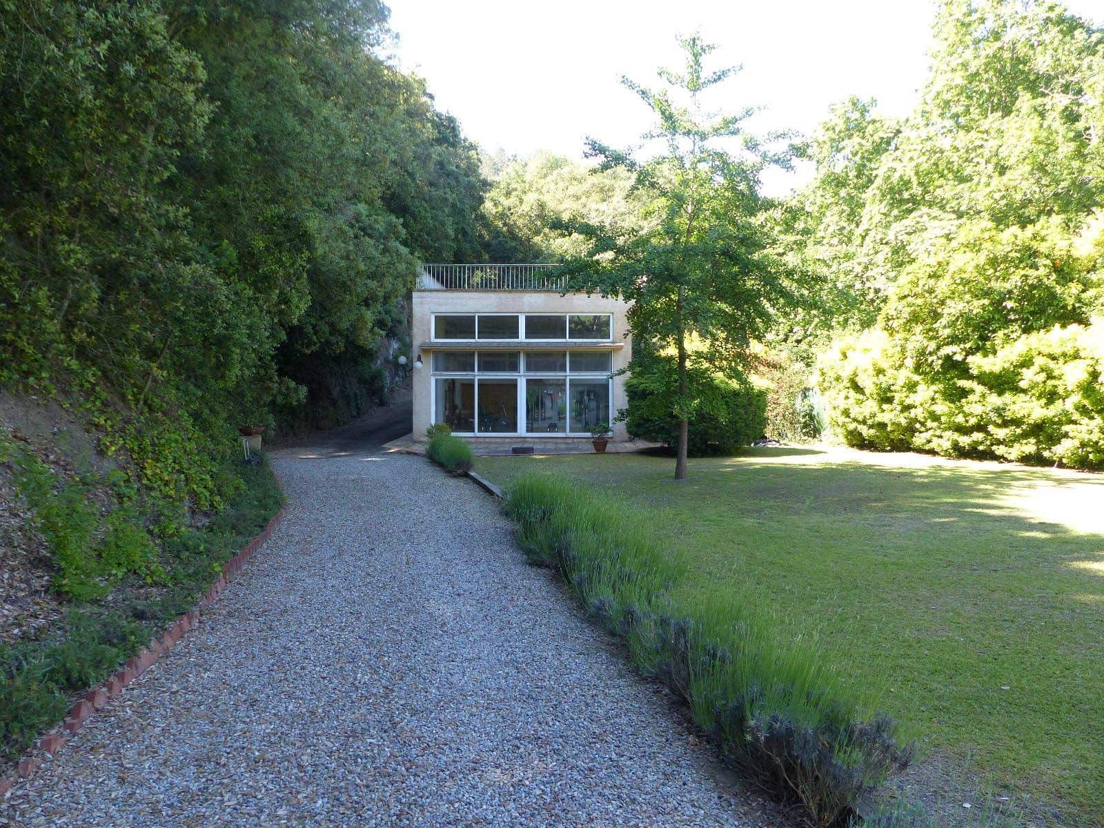 10 soveværelse Finca/Landehus til salg i Sant Iscle de Vallalta med swimmingpool garage - € 1.400.000 (Ref: 9264051)