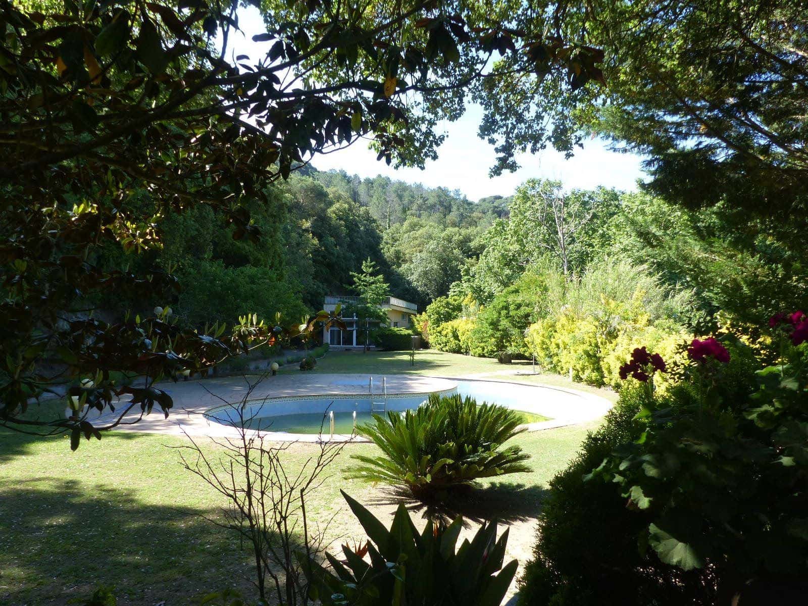 10 soveværelse Finca/Landehus til salg i Sant Iscle de Vallalta med swimmingpool garage - € 1.400.000 (Ref: 9264051)