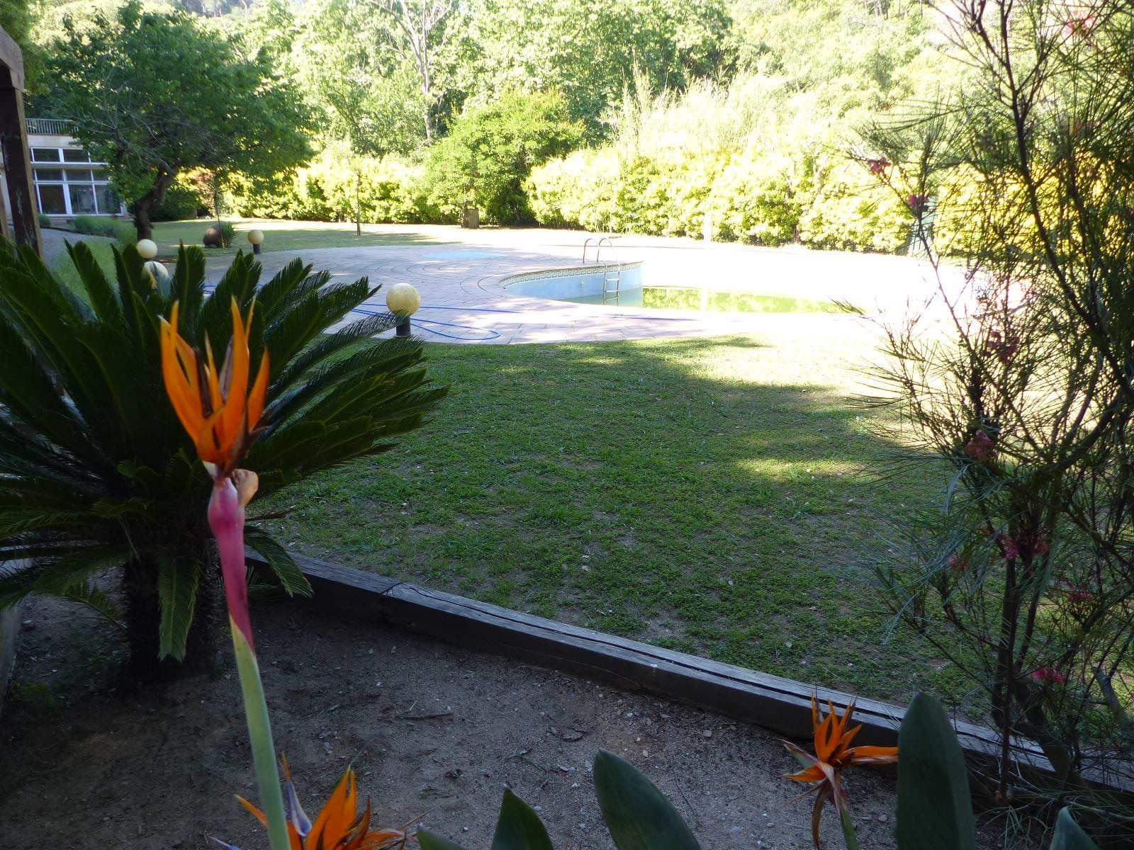 10 soveværelse Finca/Landehus til salg i Sant Iscle de Vallalta med swimmingpool garage - € 1.400.000 (Ref: 9264051)