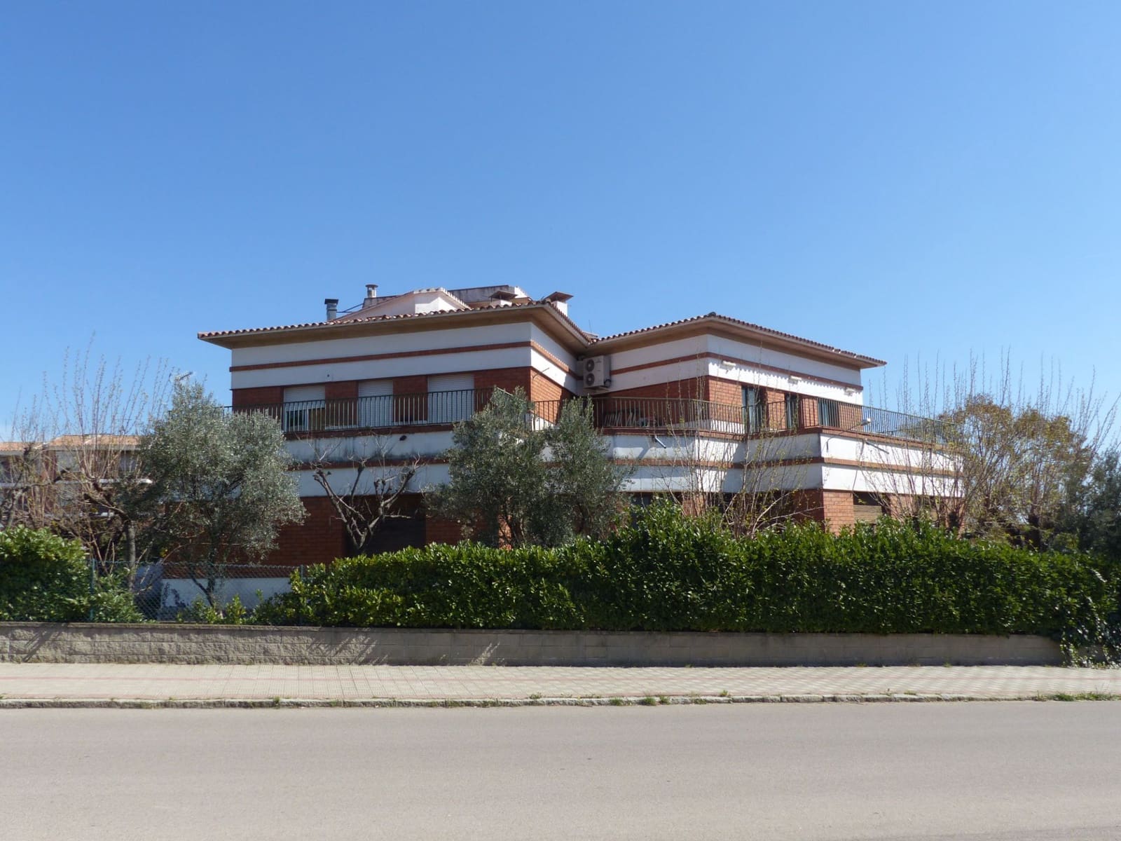10 bedroom Commercial for sale in Sant Pere de Vilamajor - € 600,000 (Ref: 9479092)
