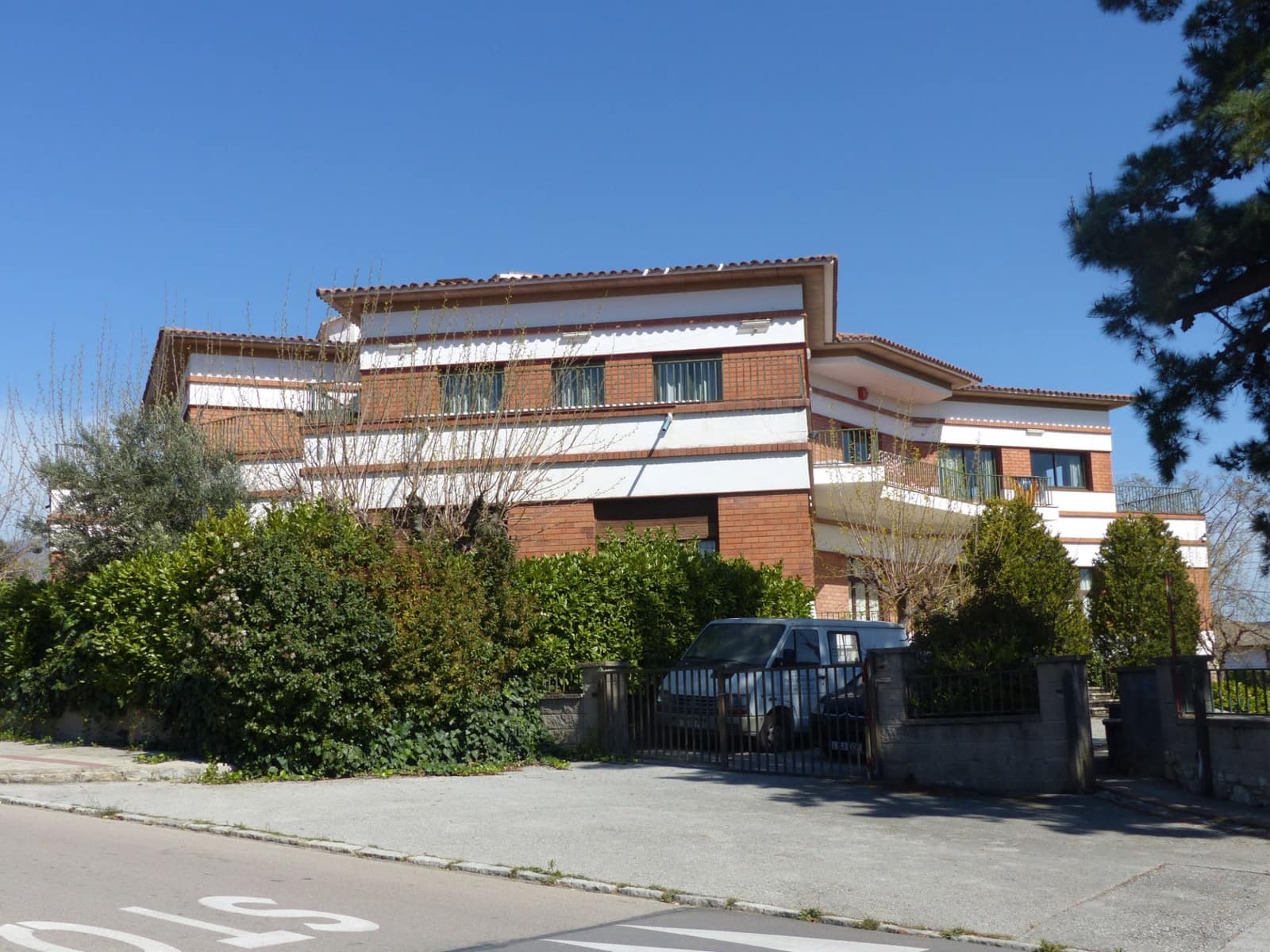 10 bedroom Commercial for sale in Sant Pere de Vilamajor - € 600,000 (Ref: 9479092)