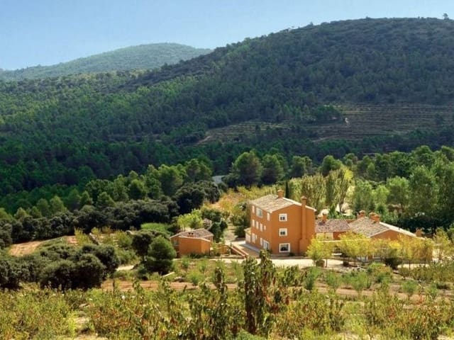 7 soveværelse Finca/Landehus til salg i Alicante by med swimmingpool garage - € 11.000.000 (Ref: 9819960)
