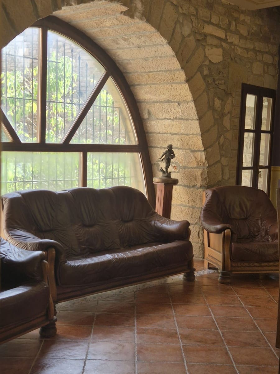 6 bedroom Finca/Country House for sale in Vallfogona de Riucorb - € 700,000 (Ref: 9888688)