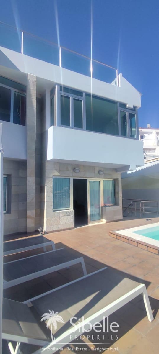 3 bedroom Villa for rent in Arguineguin with pool garage - € 4,500 (Ref: 10011846)