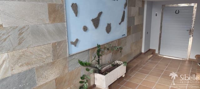 3 bedroom Villa for rent in Arguineguín, Mogán with pool garage - € 4,500 (Ref: 10011846)