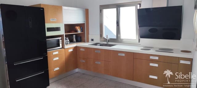 3 bedroom Villa for rent in Arguineguín, Mogán with pool garage - € 4,500 (Ref: 10011846)