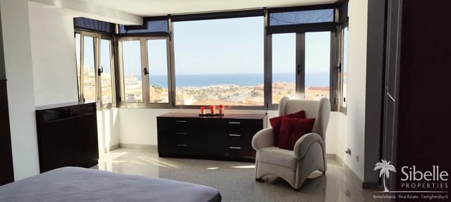 3 bedroom Villa for rent in Arguineguín, Mogán with pool garage - € 4,500 (Ref: 10011846)