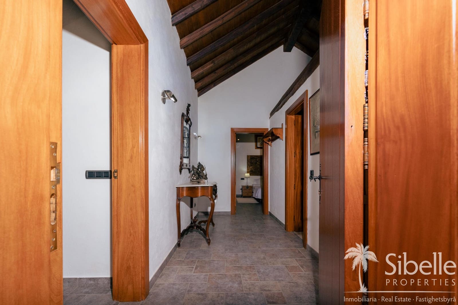 4 bedroom Finca/Country House for sale in Mogan with garage - € 1,199,000 (Ref: 9925035)