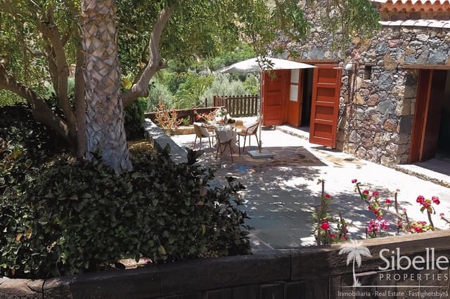 4 chambre Finca/Maison de Campagne à vendre à Mogán avec garage - 1 199 000 € (Ref: 9925035)