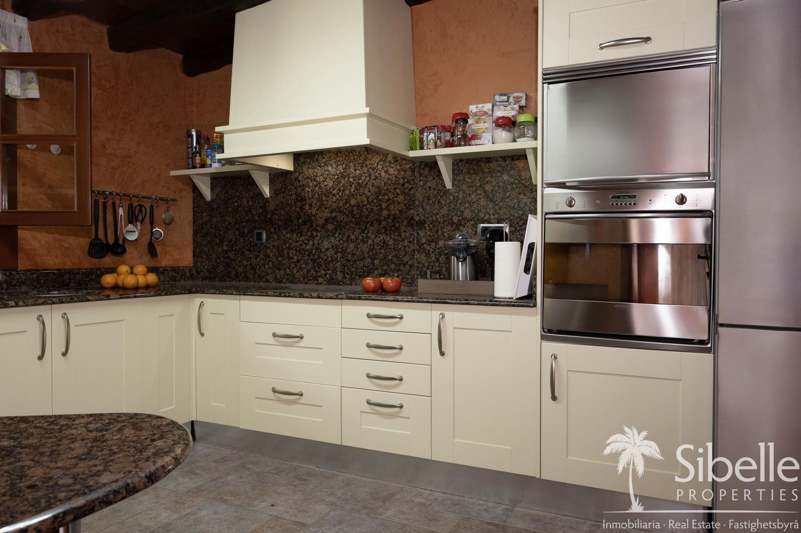 4 bedroom Finca/Country House for sale in Mogan with garage - € 1,199,000 (Ref: 9925035)