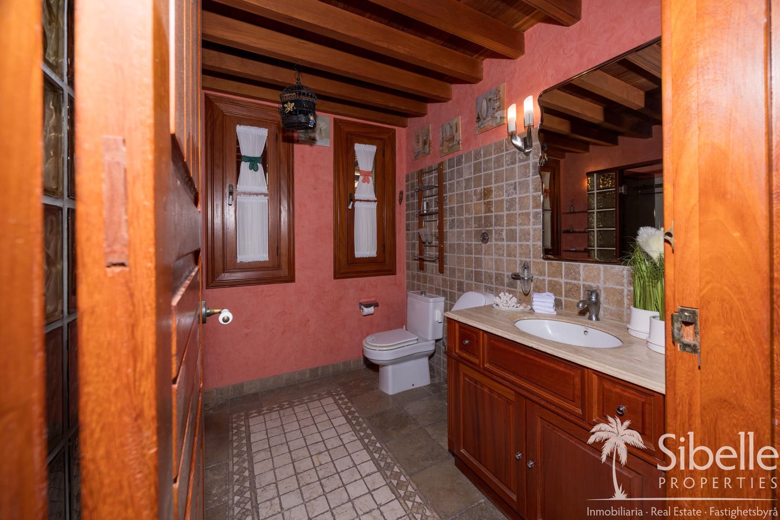4 bedroom Finca/Country House for sale in Mogan with garage - € 1,199,000 (Ref: 9925035)