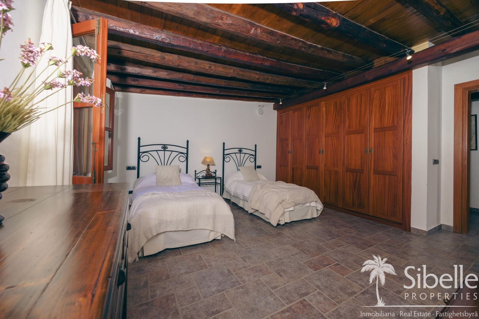 4 bedroom Finca/Country House for sale in Mogan with garage - € 1,199,000 (Ref: 9925035)