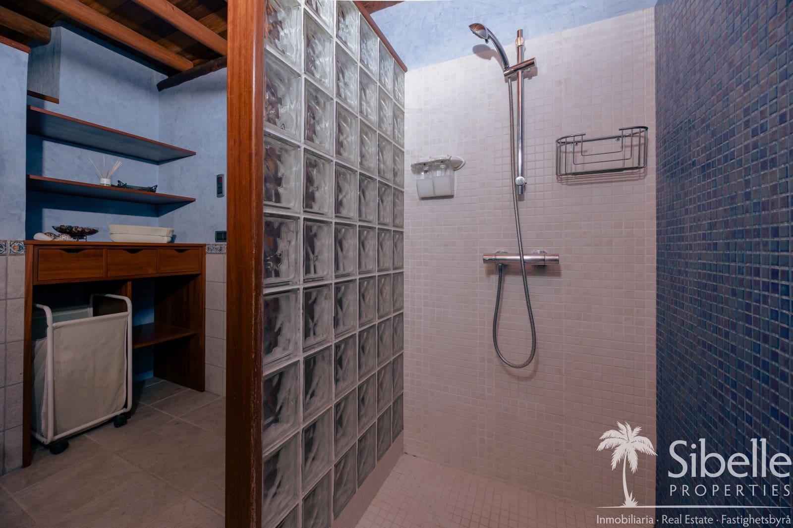4 bedroom Finca/Country House for sale in Mogan with garage - € 1,199,000 (Ref: 9925035)