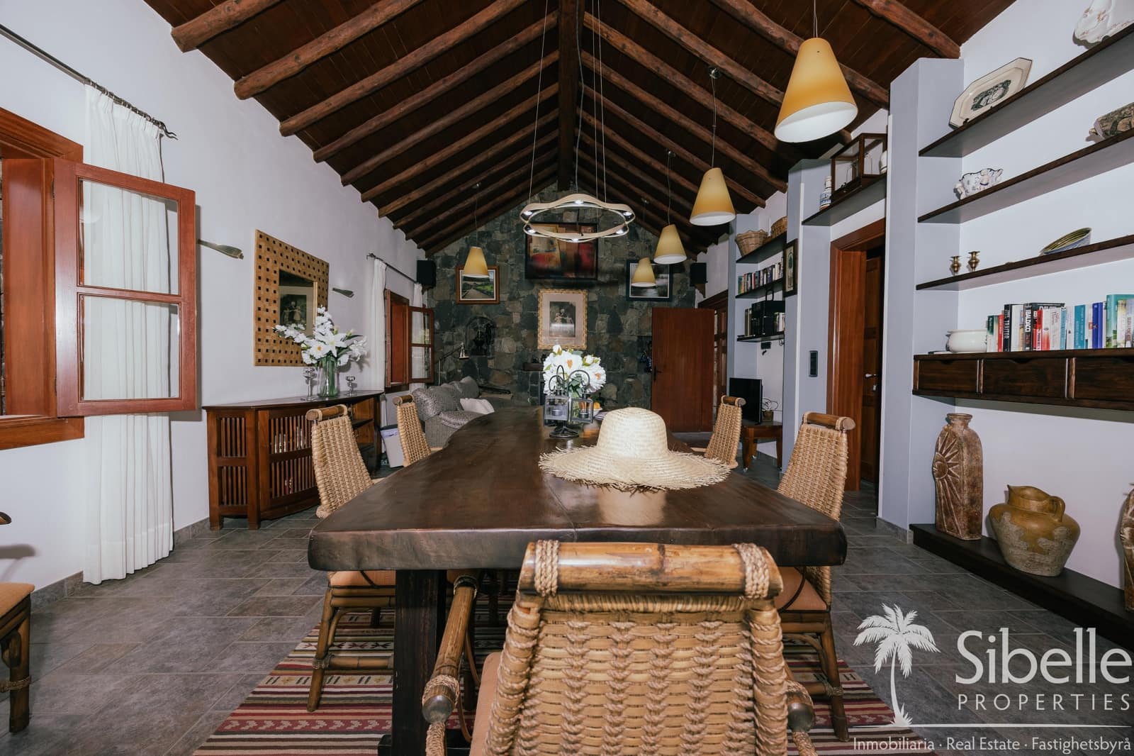 4 bedroom Finca/Country House for sale in Mogan with garage - € 1,199,000 (Ref: 9925035)