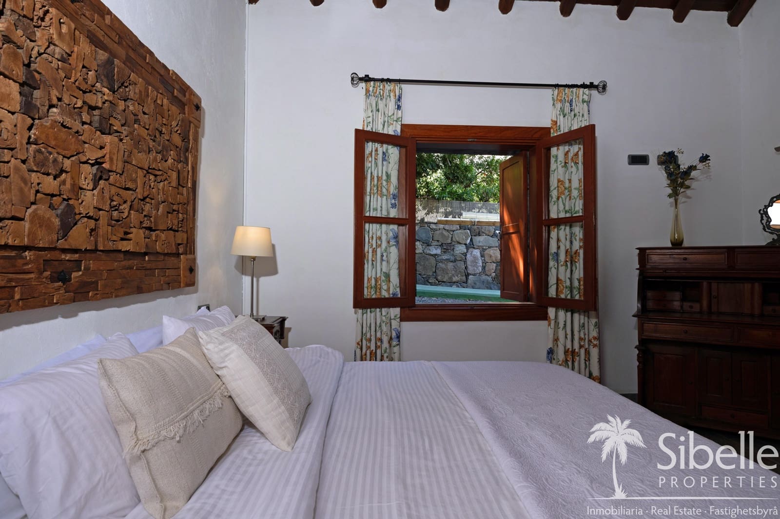 4 bedroom Finca/Country House for sale in Mogan with garage - € 1,199,000 (Ref: 9925035)